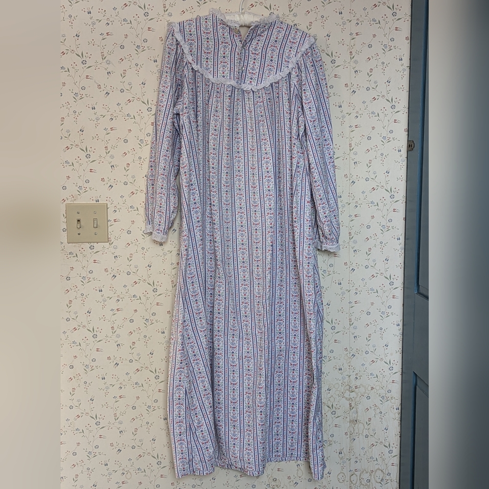 Lanz of Slazburg L Nightgown Vintage Floral Striped Long Traditional Heritage